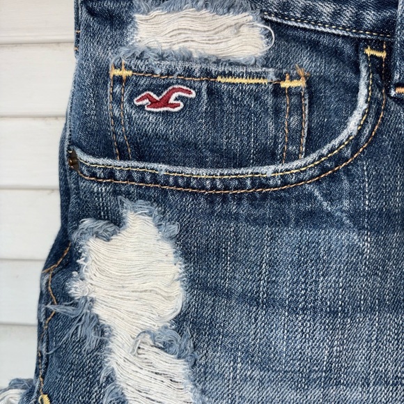 Hollister Y2K Distressed Micro Mini Denim Skirt Ruffle Hem Low Rise Size 5 W27 - Picture 5 of 9